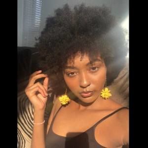 Meet your Posher, Nadia